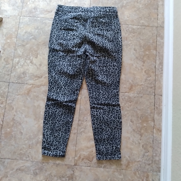 William Rast Black Leopard High Rise Ankle Skinny jeans, size 31 - Picture 3 of 6